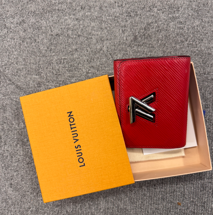 LOUIS VUITTON Epi Twist Compact Red Wallet brand new with box and dust bag