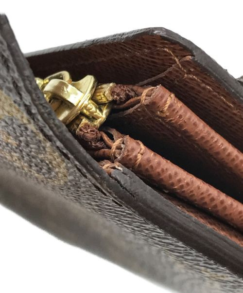 Zipper and hardware photo